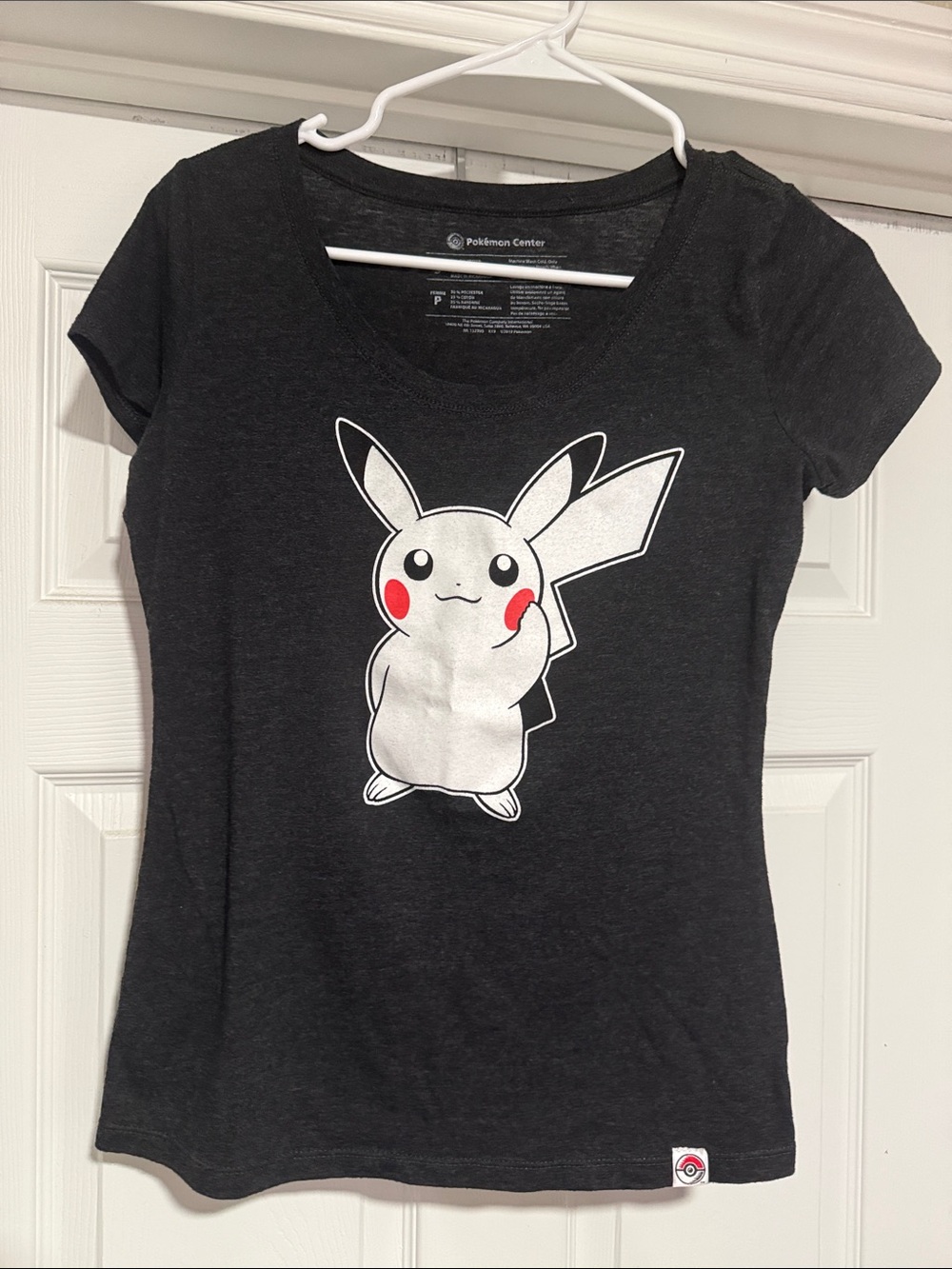 Women’s Small Black Pikachu Graphic Tee